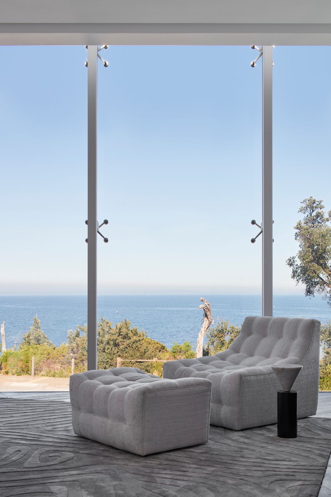 Brighton, Beach Road, sitting area