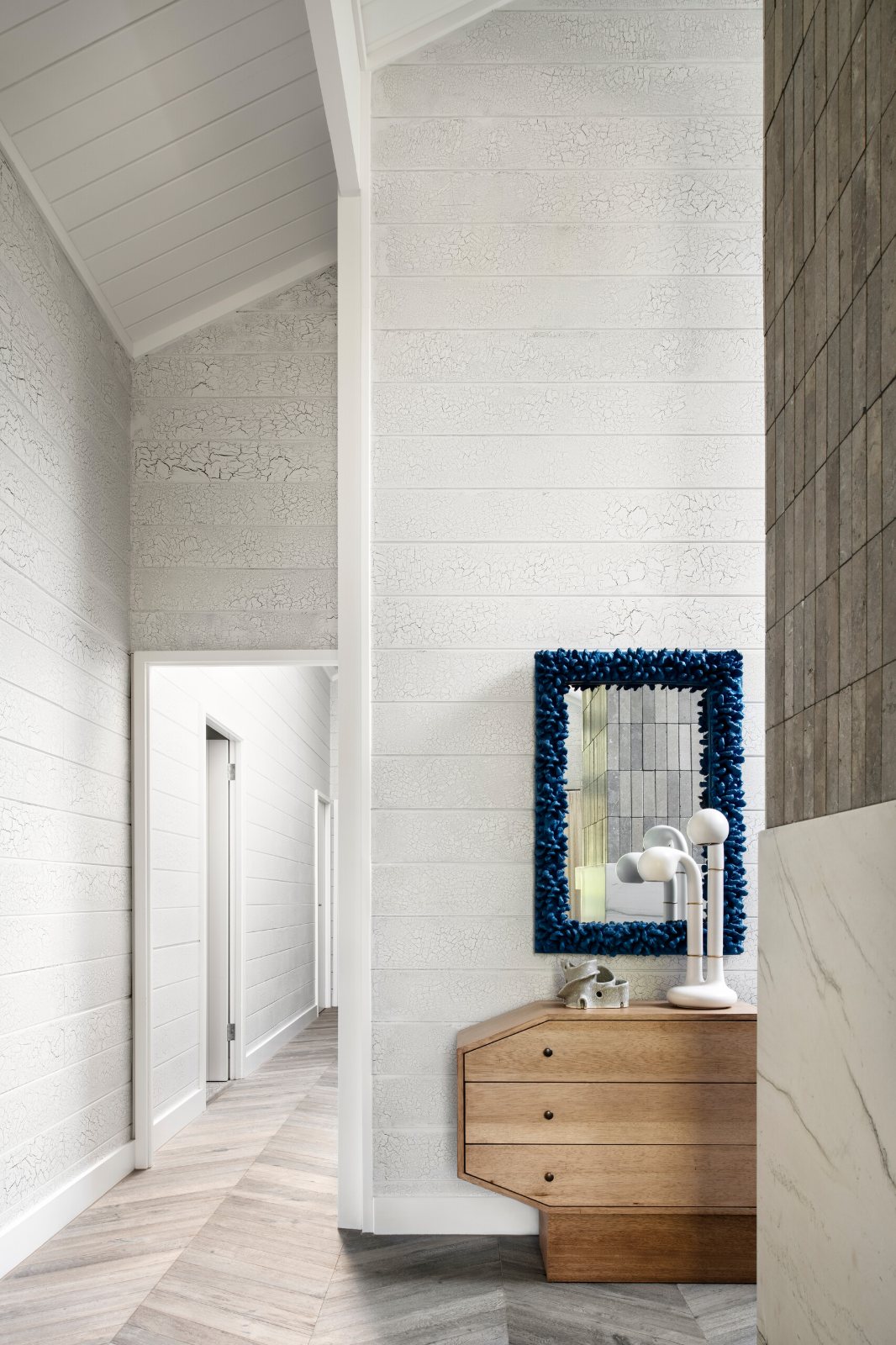 Mornington Beach House, hallway to bathroom