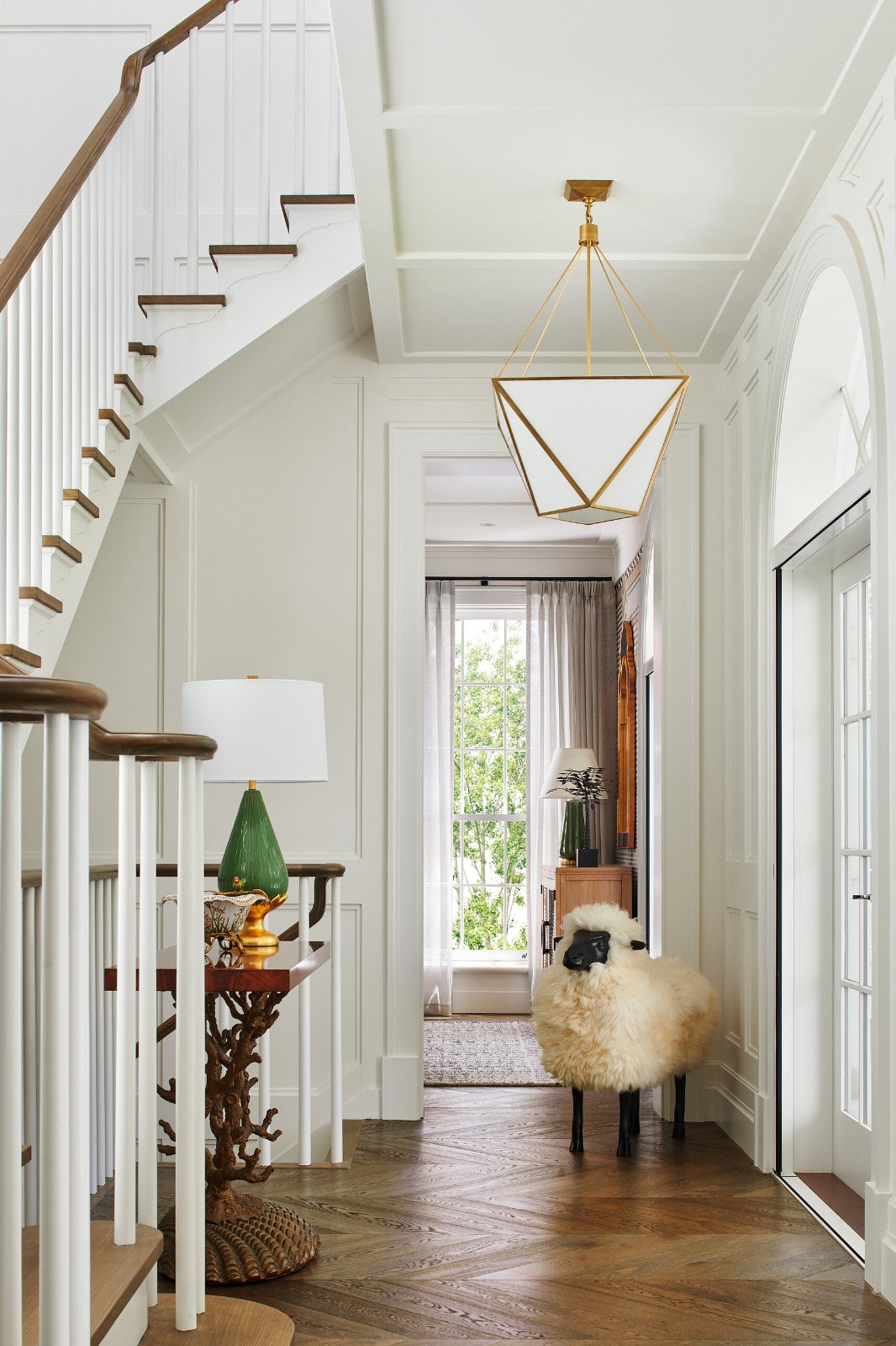 Toorak, Montalto Avenue, hallway and stair